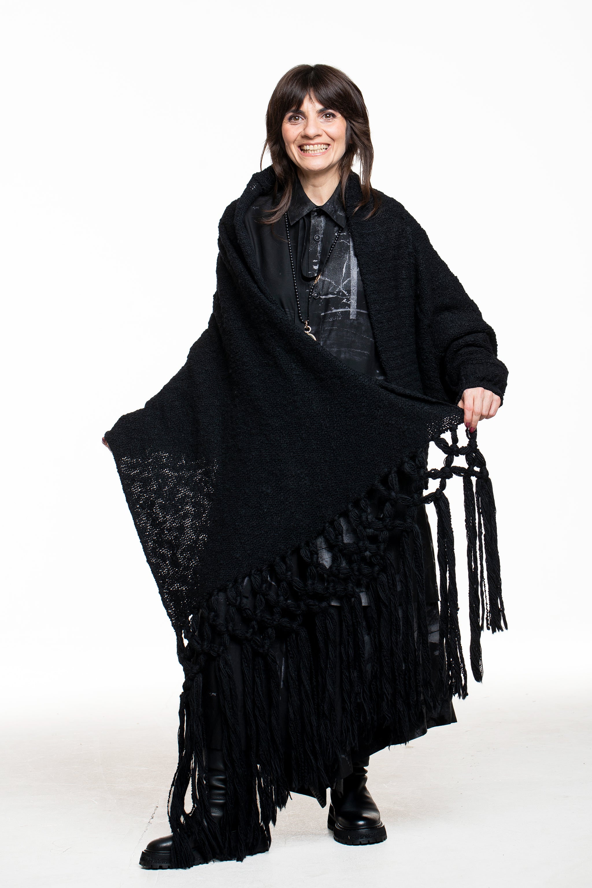 Y’s Yohji Yamamoto Strick‑Poncho, schwarz, mit Fransen