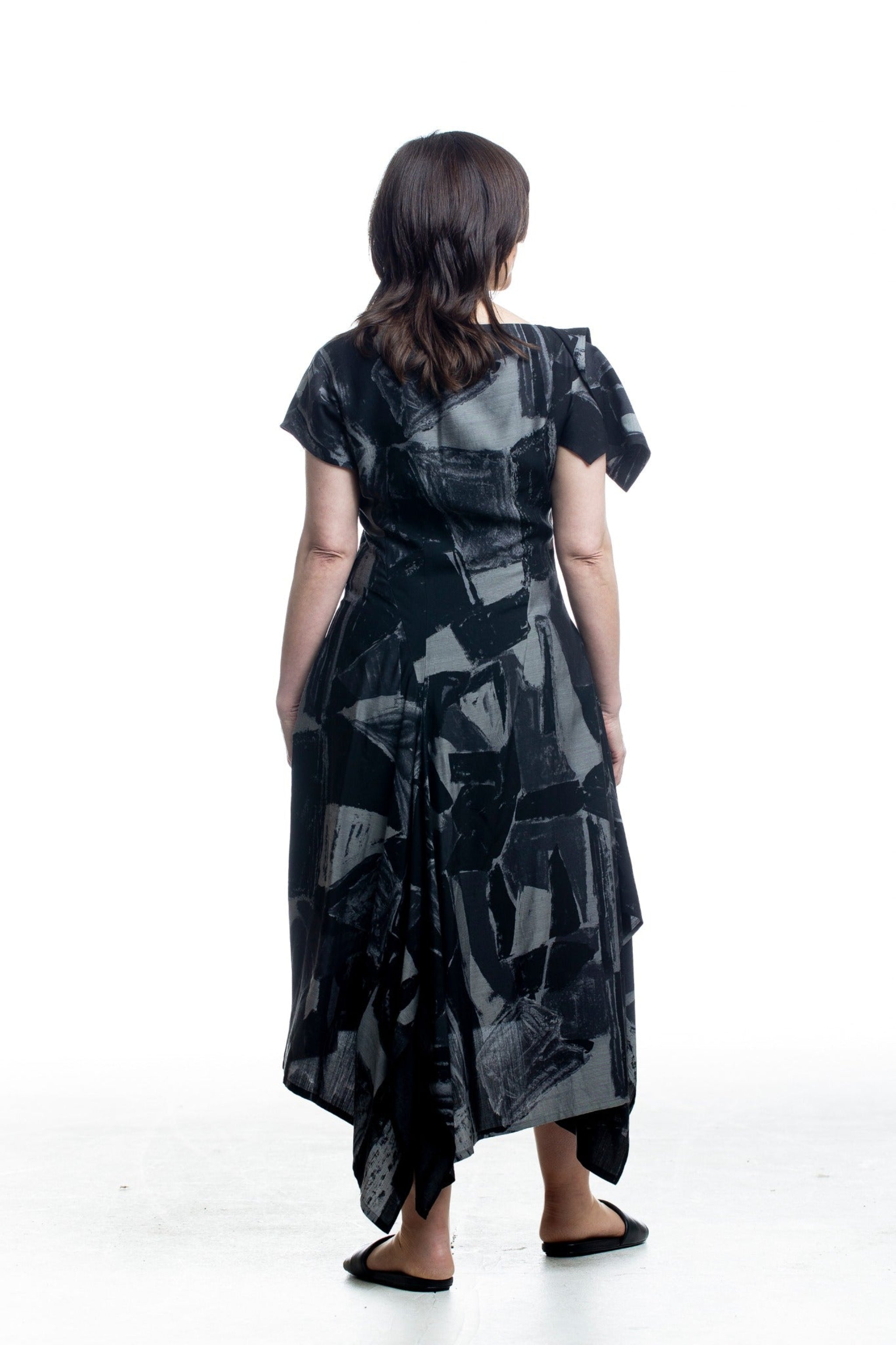 Y's Yamamoto Kleid – Rückansicht, asymmetrisch